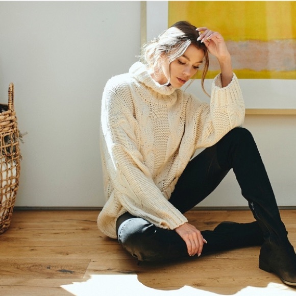 #6 Oversized slouchy comfy soft cream cable turtleneck sweater - Picture 4 of 4